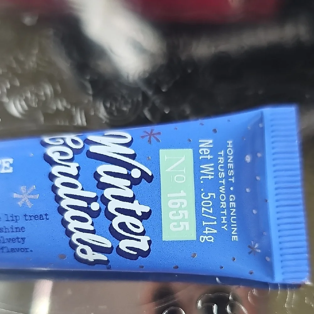 New CO Bigelow Winter Cordials Triple Hot Chocolate Mentha Lip Shine Sealed
